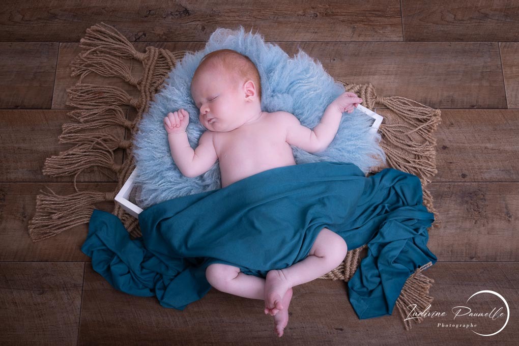 Photographe grossesse naissance bébé nourrisson thérapeutique bain bébé photo portrait 74 Le Lyaud Armoy bons en chablais allinges Thonon-les-Bains Evian Haute-Savoie