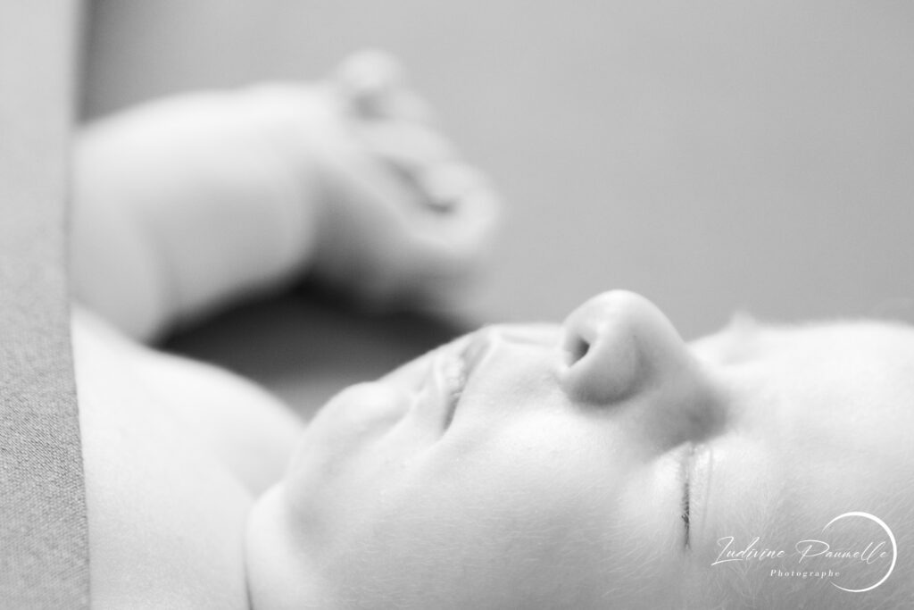 Photographe grossesse naissance bébé nourrisson thérapeutique bain bébé photo portrait 74 Le Lyaud Armoy bons en chablais allinges Thonon-les-Bains Evian Haute-Savoie