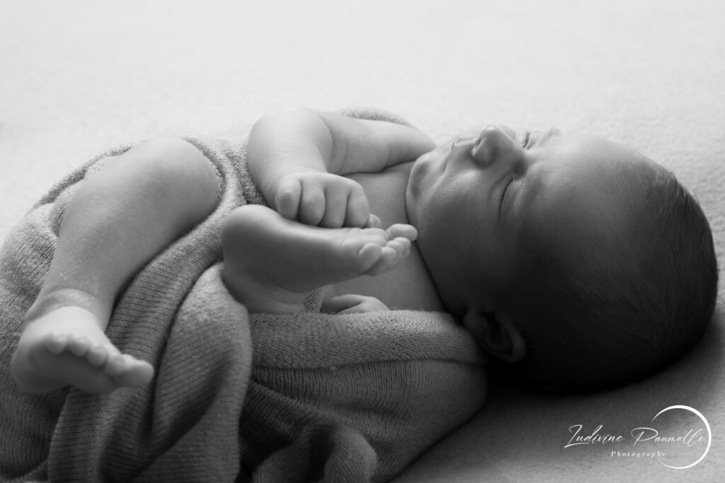 Photographe grossesse nouveau né naissance bébé nourrisson thérapeutique bain bébé photo portrait 74 Le Lyaud Armoy bons en chablais allinges Thonon-les-Bains Evian Haute-Savoie
