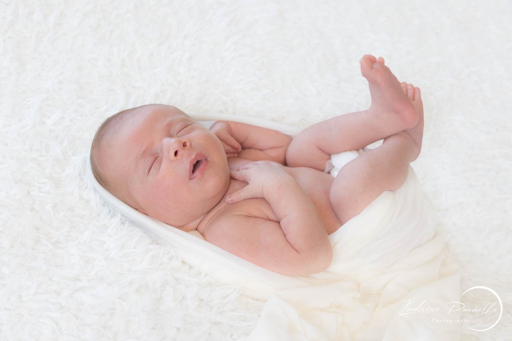 Photographe grossesse naissance nouveau né bébé nourrisson thérapeutique bain bébé photo portrait 74 Le Lyaud Armoy bons en chablais allinges Thonon-les-Bains Evian Haute-Savoie